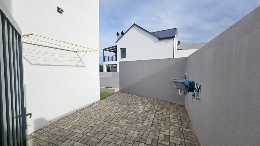 2 Bedroom Property for Sale in Stilbaai Wes Western Cape